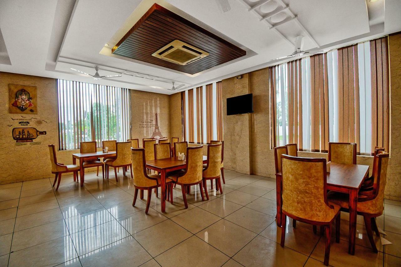 Capital O 40833 Maharaja Hotel & Restaurant Kashipur 外观 照片