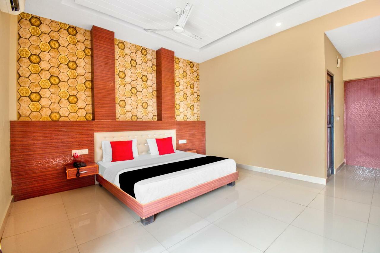 Capital O 40833 Maharaja Hotel & Restaurant Kashipur 外观 照片